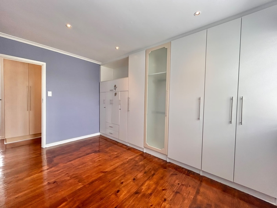 To Let 2 Bedroom Property for Rent in Zeekoevlei Western Cape